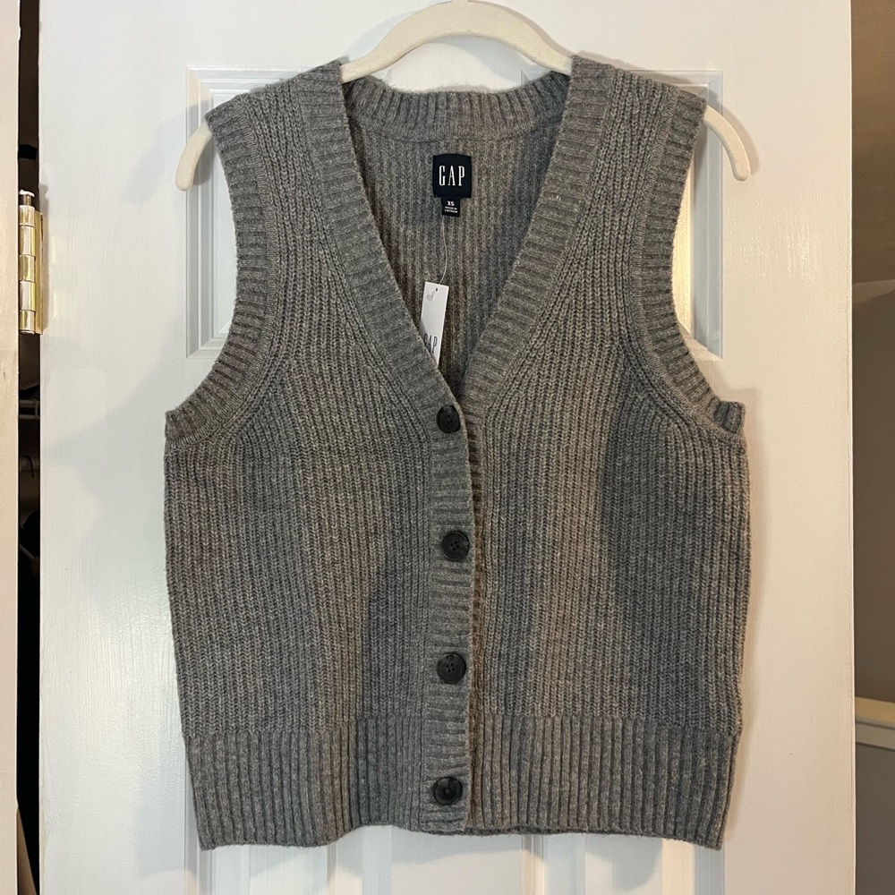 NWT Gap Sweater Vest